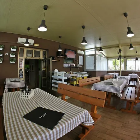 And Doris Guest house