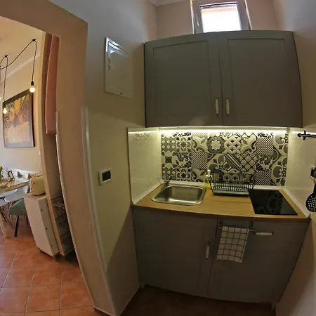 And Doris בית הארחה 4*