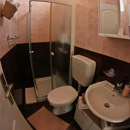 And Doris Guest house