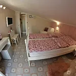 And Doris Πανσιόν 4*