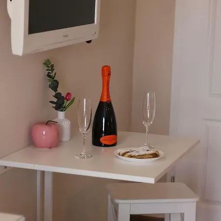 Room&apartment Doris